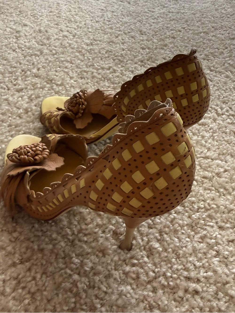 BCBG Max Azria Leather Floral Peep Toe Heels Brown Gold Laser Cut Pumps 8.5 HTF - Picture 9 of 11